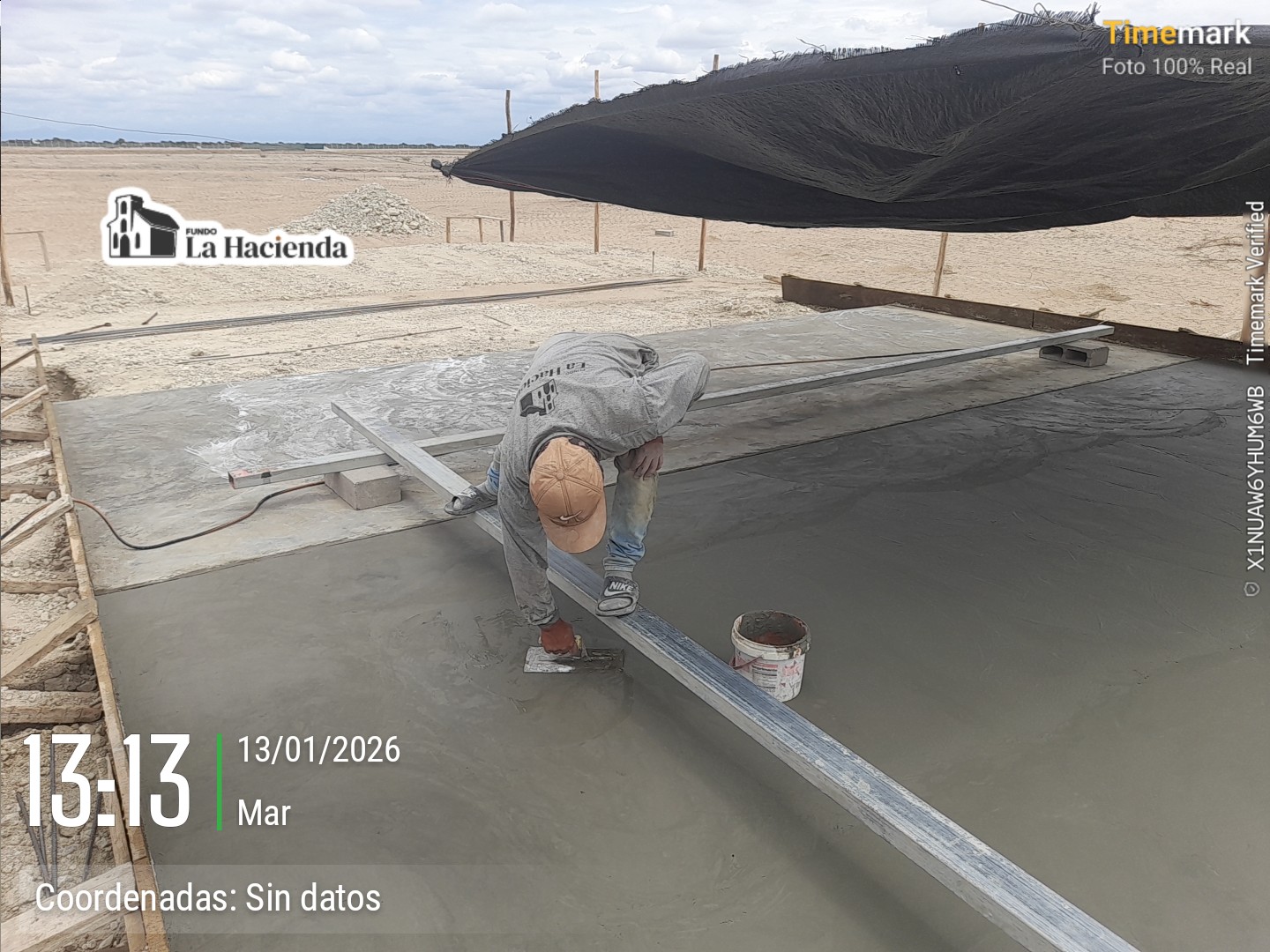 Pulido de Losa de Concreto en el Campamento